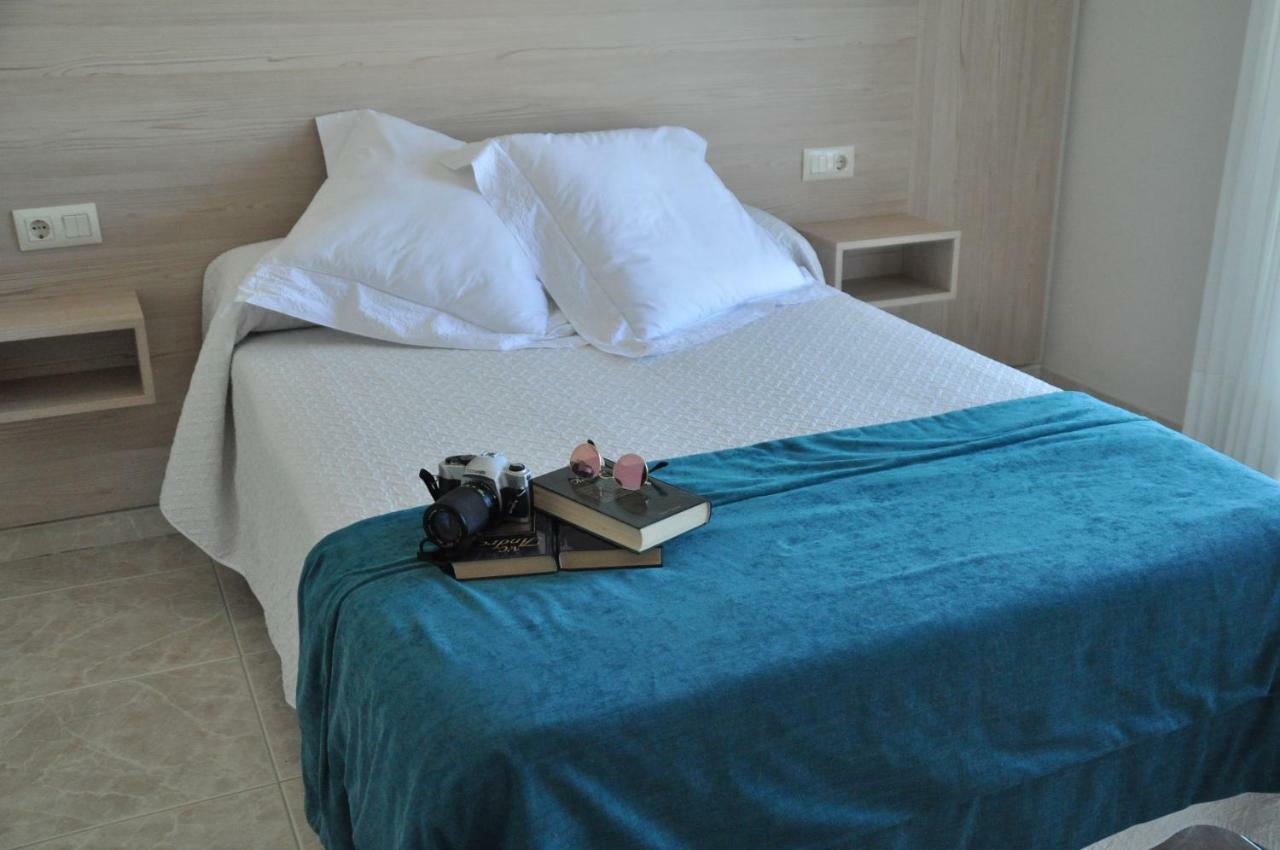 Hotel Casa Portuguesa Meaño Esterno foto